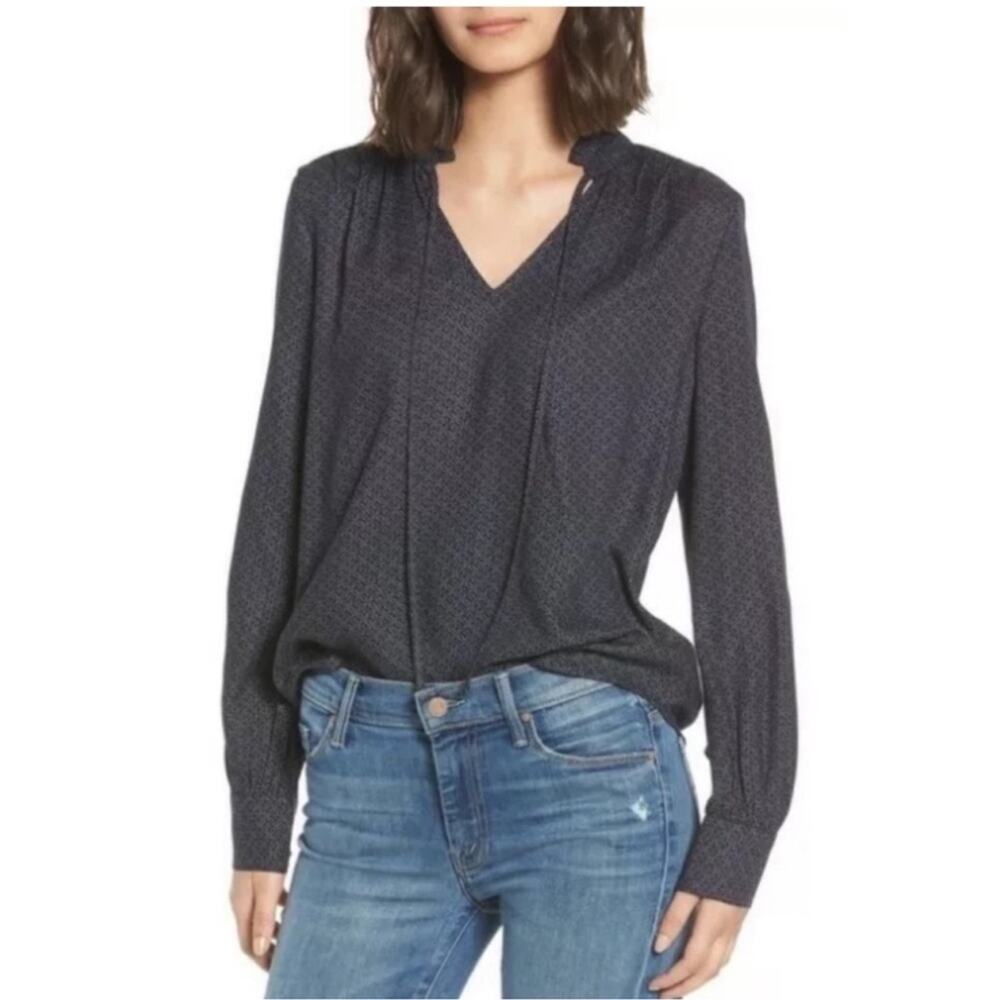 Hinge Geo Pattern Split Neck Tie Ruched Collar Pl… - image 1